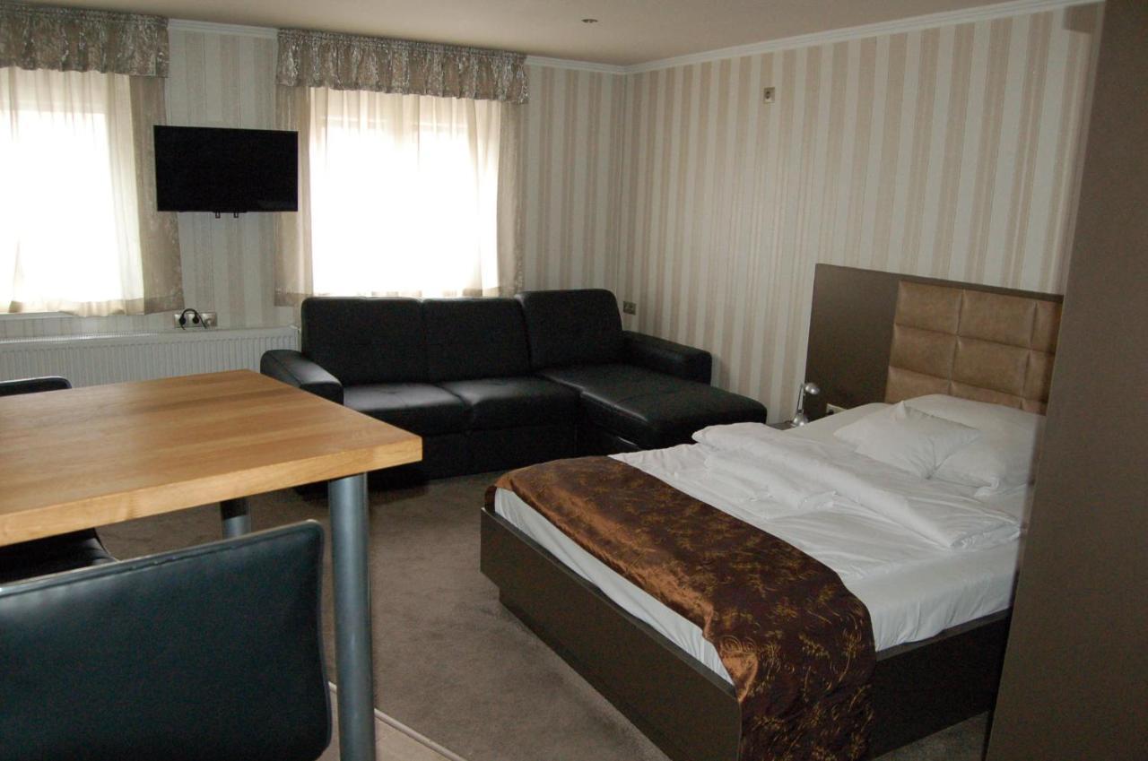 Control Motel Jászberény Dış mekan fotoğraf