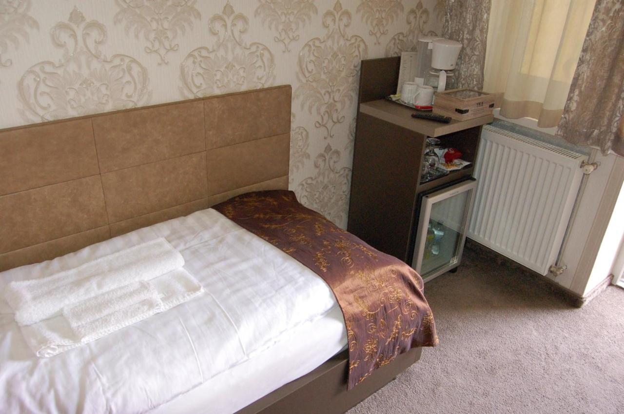 Control Motel Jászberény Dış mekan fotoğraf