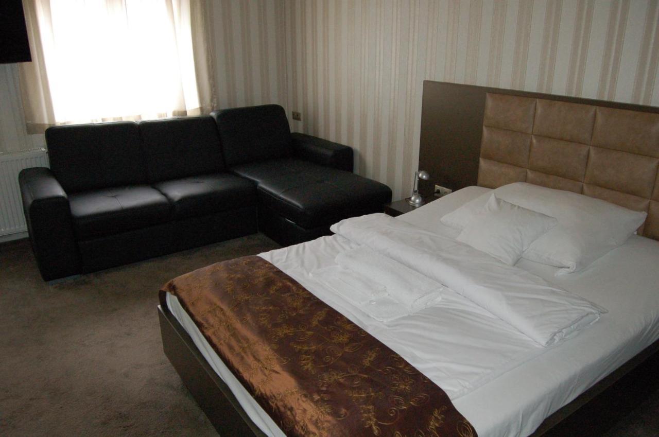 Control Motel Jászberény Dış mekan fotoğraf